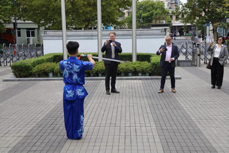 Я�ּ��ô�Surrey Christian School�߽��㽭��Сѧ